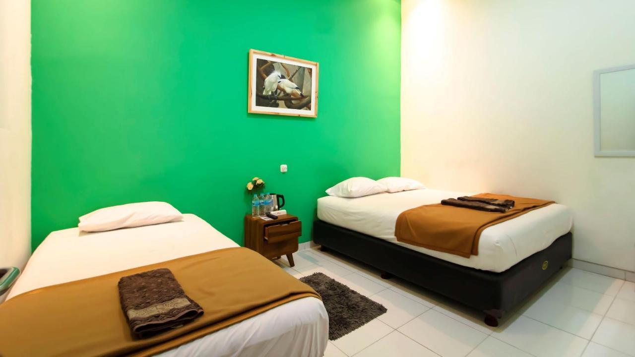 The Cabin Tugu Hostel Yogyakarta Exteriör bild